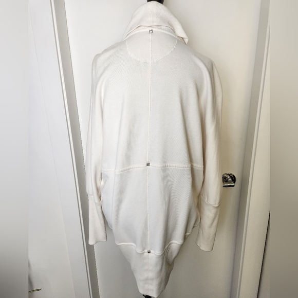 Aritzia White Diderot Cardigan - Picture 4 of 11